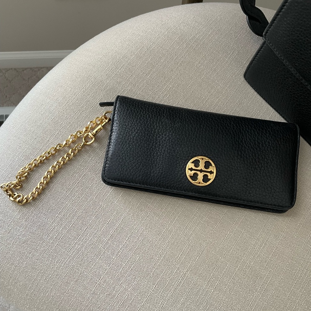 Tory Burch Chelsea Wristlet/Wallet